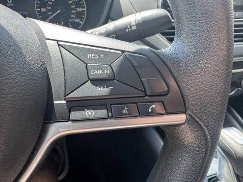 Used 2022 Nissan Altima 2.5 SV FWD image 24