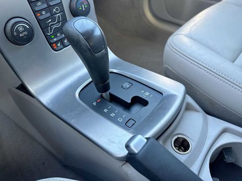 Used 2005 Volvo V50 T5 image 29