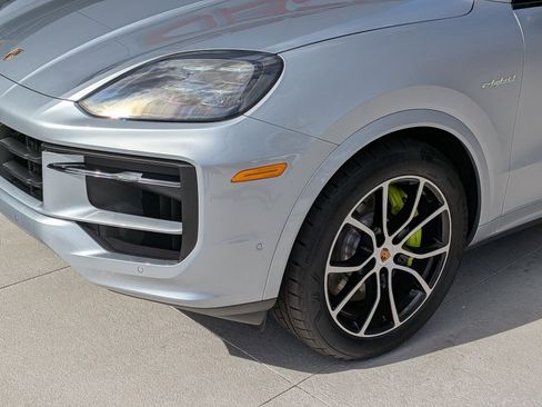 New 2026 Porsche Cayenne E-Hybrid image 12