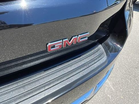 Used 2025 GMC Yukon XL Denali AWD/4WD image 30