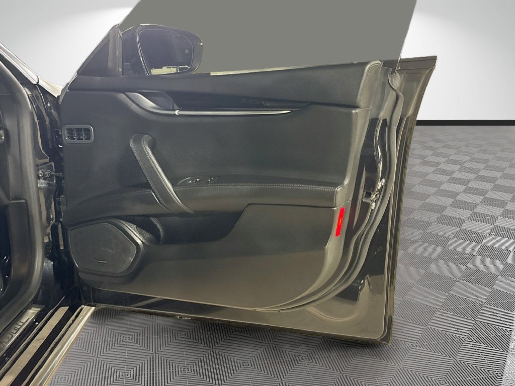 Used 2019 Maserati Ghibli S Q4 AWD/4WD image 24