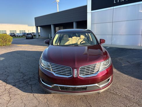 Used 2018 Lincoln MKX Reserve w/ Lincoln MKX Climate Package AWD/4WD image 2