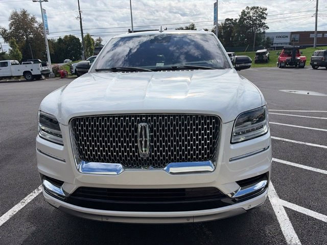 Used 2019 Lincoln Navigator L Reserve AWD/4WD image 2