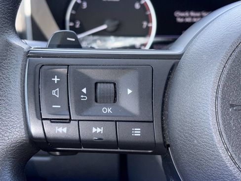 Used 2024 Nissan Rogue S AWD/4WD image 10
