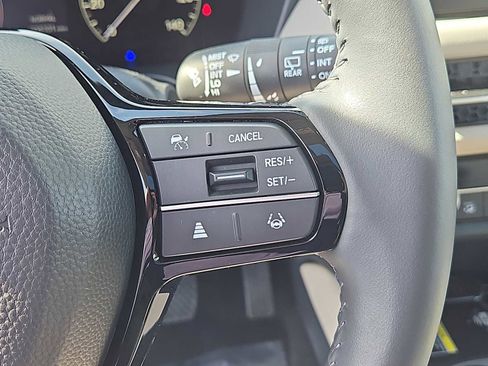 Used 2024 Honda HR-V EX-L image 23