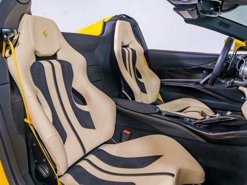 Used 2022 Ferrari 812 GTS RWD image 40