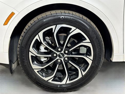 Used 2024 Lincoln Nautilus Reserve w/ Equipment Group 202A image 31