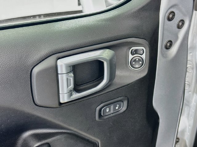 Used 2024 Jeep Wrangler Unlimited w/ Convenience Group AWD/4WD image 21
