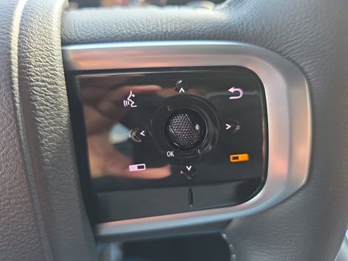 New 2026 Nissan Armada SL w/ Captain's Chari Seat Package image 10