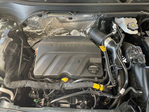 Used 2025 Chevrolet Trax LT image 30