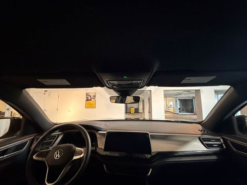 Used 2025 Volkswagen Atlas Cross Sport SE image 33