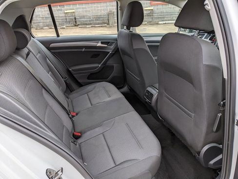 Used 2019 Volkswagen e-Golf SE w/ Driver Assistance Package image 24