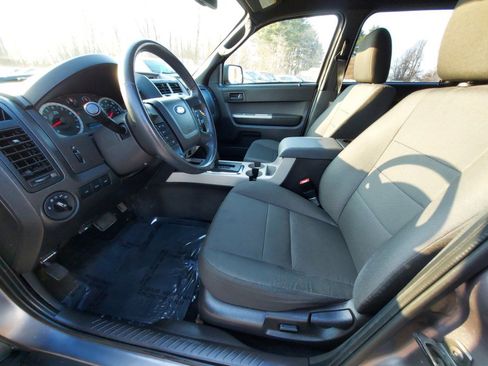 Used 2010 Ford Escape XLT image 7