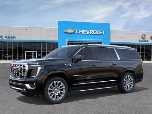 New 2025 GMC Yukon XL Denali image 2