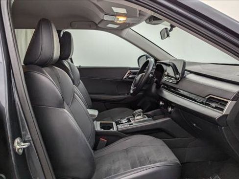 Used 2024 Mitsubishi Outlander SE image 21
