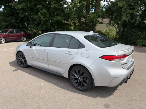 Used 2024 Toyota Corolla SE FWD image 4