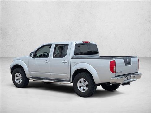 Used 2010 Nissan Frontier SE RWD image 7