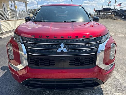 Used 2022 Mitsubishi Outlander SE image 8