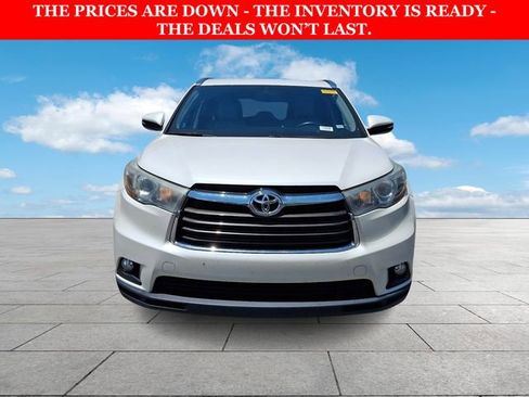 Used 2016 Toyota Highlander XLE AWD/4WD image 3