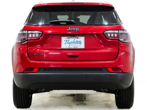 New 2026 Jeep Compass Latitude w/ Sun and Sound Group image 8