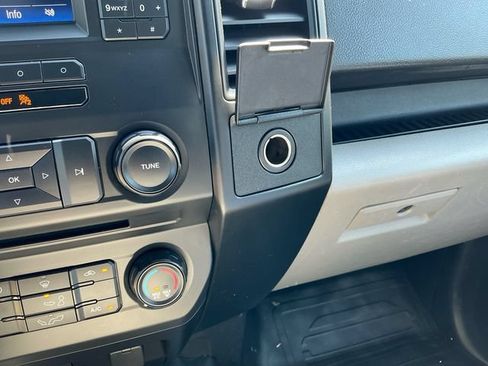 Used 2017 Ford F150 XL w/ Equipment Group 101A Mid RWD image 23