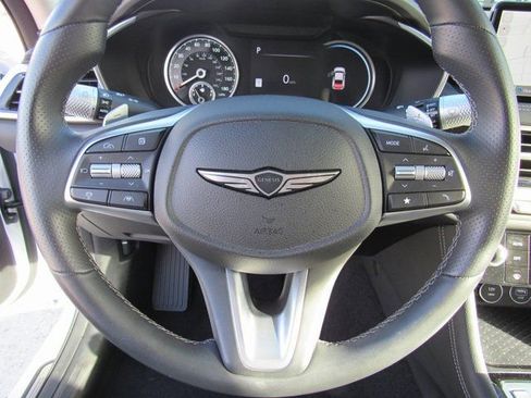 Used 2025 Genesis G70 2.5T image 19