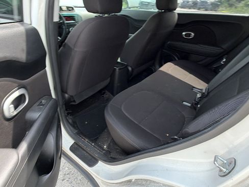 Used 2016 Kia Soul FWD image 18