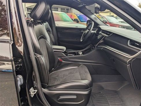 Certified 2023 Jeep Grand Cherokee L Laredo image 28