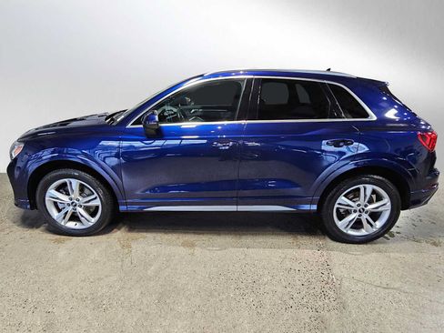 Used 2023 Audi Q3 2.0T Premium w/ 19" Wheel Package AWD/4WD image 4