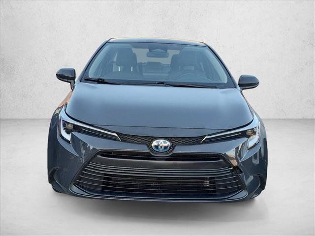 Used 2025 Toyota Corolla LE w/ LE Premium Package FWD image 2