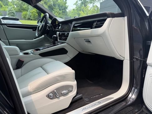 Certified 2026 Porsche Macan S AWD/4WD image 19