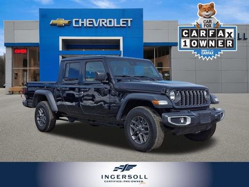 Used 2025 Jeep Gladiator Sport image 1
