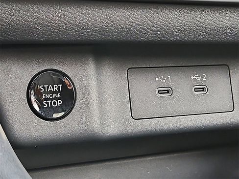 Certified 2025 Nissan Rogue Platinum image 18