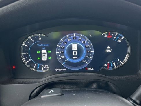 Used 2018 Cadillac Escalade Luxury w/ LPO, Radiant Package image 10