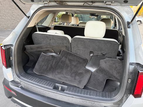 Used 2023 Kia Sorento S w/ Panoramic Sunroof Package image 22