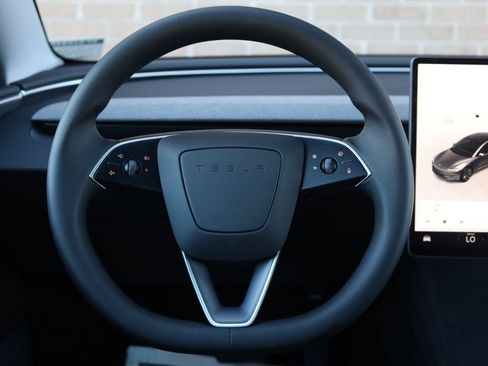 Used 2025 Tesla Model 3 Long Range AWD/4WD image 31