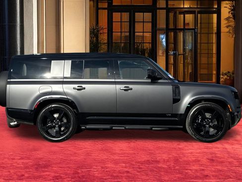 New 2026 Land Rover Defender 130 V8 image 9