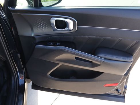 Used 2022 Kia Sorento SX image 13