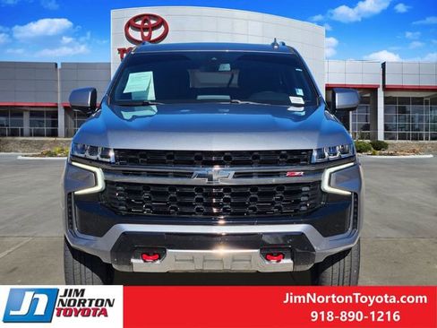 Used 2021 Chevrolet Suburban Z71 image 2
