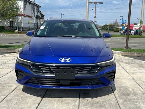 Certified 2024 Hyundai Elantra SEL w/ Convenience Package FWD image 4