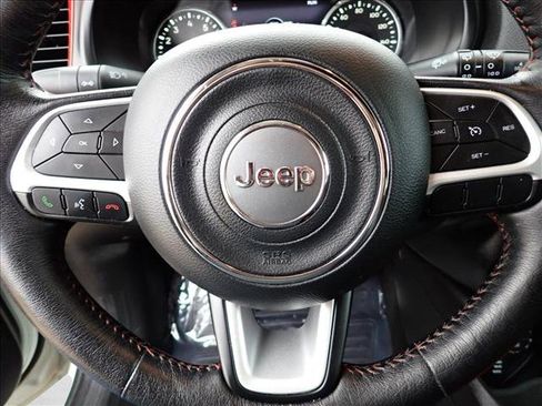 Used 2017 Jeep Renegade Trailhawk AWD/4WD image 16
