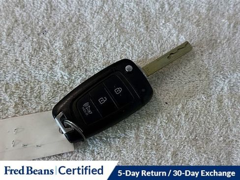 Certified 2023 Hyundai Venue SEL FWD image 23