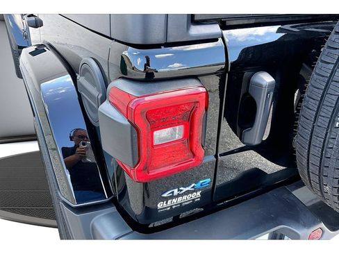 Used 2023 Jeep Wrangler Unlimited Sahara w/ Cold Weather Group AWD/4WD image 37