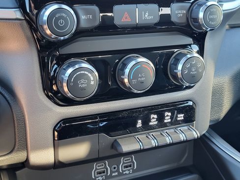 New 2026 RAM 1500 Express AWD/4WD image 15