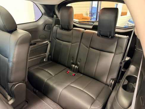 Used 2015 Nissan Pathfinder SL w/ SL Premium Package image 22