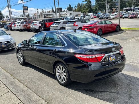 Used 2016 Toyota Camry XLE w/ Moonroof Package image 6