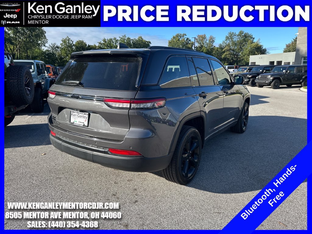 Used 2024 Jeep Grand Cherokee Altitude AWD/4WD image 10