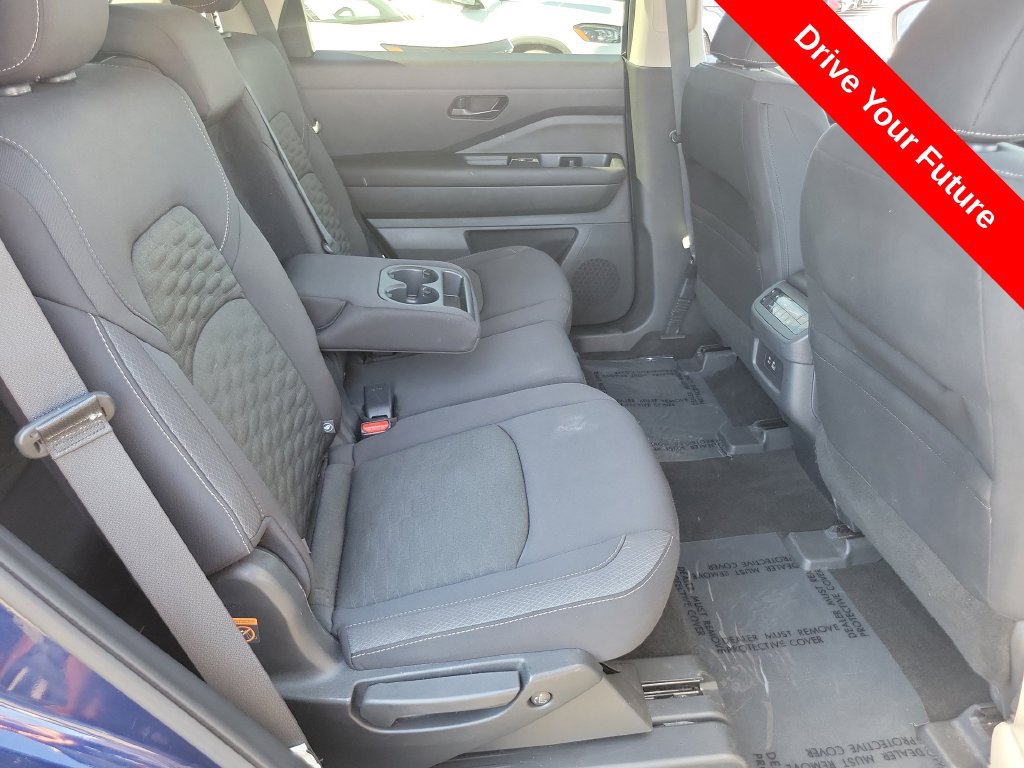 Used 2025 Nissan Pathfinder SV FWD image 20