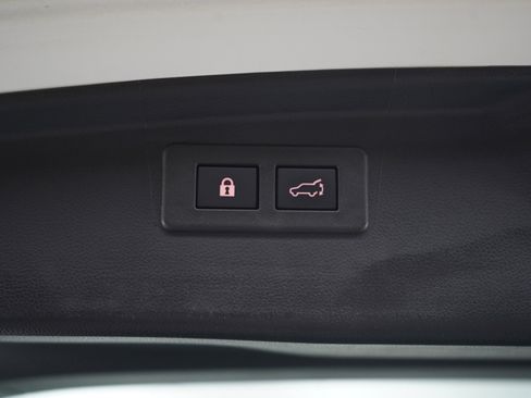 Used 2022 Subaru Outback Touring image 18