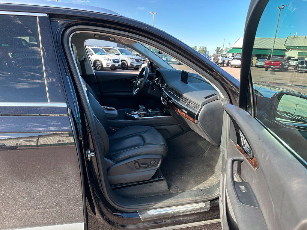 Used 2017 Audi Q7 3.0T Prestige w/ Prestige Package AWD/4WD image 28